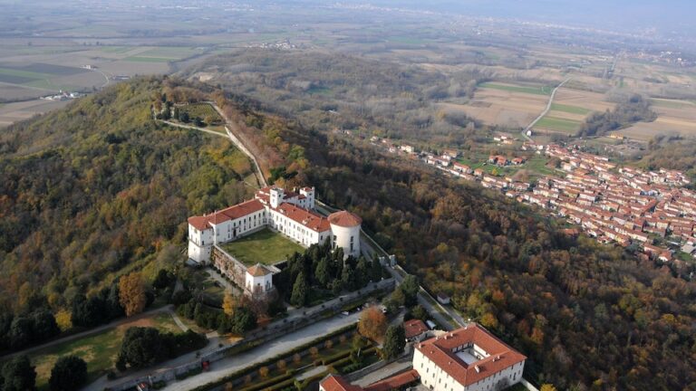 Un viaggio nel tempo tra i castelli medievali dell’Alto Piemonte: storia, leggende e misteri da scoprire