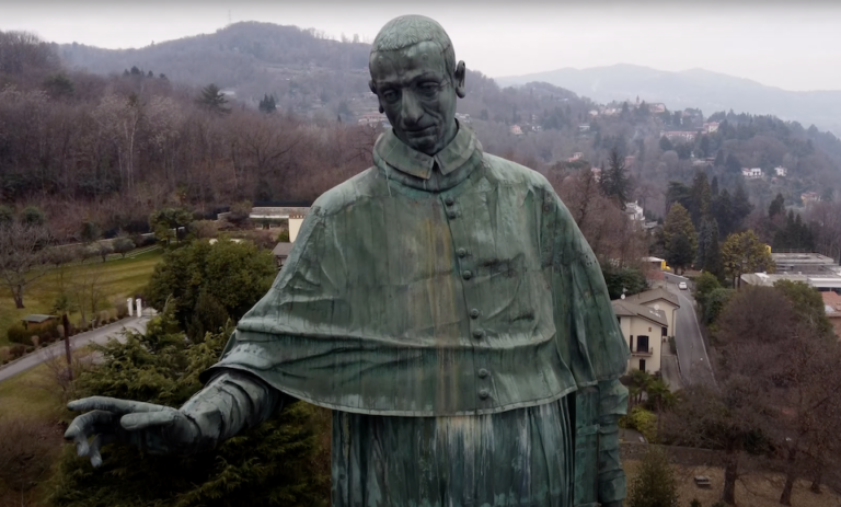 Arona e la Statua di San Carlo Borromeo: una storia incredibile